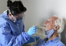 How to use COVID-19 testing and quarantining to safely travel for the holidays