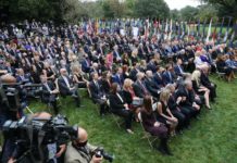 Being outdoors doesn’t mean you're safe from COVID-19 – a White House event showed what not to do