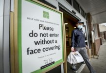 Here's how to stay safe while buying groceries amid the coronavirus pandemic