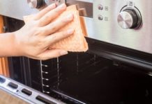 10 Useful Hacks to Clean a Dirty Oven