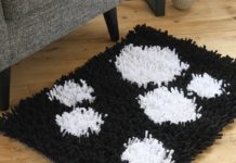 DIY T-Shirt Yarn Rug
