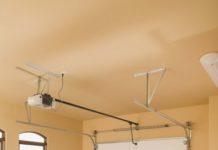 How to Reduce Vibration on a Genie Door Opener