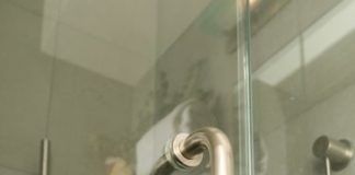 Removing & Repairing Frameless Glass Shower Doors