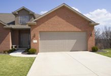 How to Connect a Broken Garage Door Chain