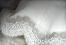 How to Clean Dirt From the Hem of a Lace Wedding Dress
