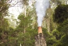 How to Enclose a Chimney on the Outside of the House