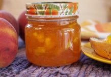 How to Make & Preserve Homemade Peach Jam