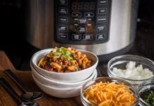 Easy Crockpot Chili Mac Recipe