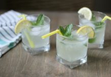 How to Make Homemade Sparkling Lemonade