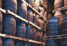 Difference Between Blended Whiskey & Bourbon