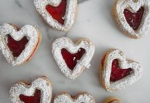 Homemade Raspberry Linzer Cookies Recipe
