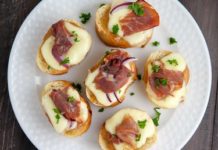 This Fig and Prosciutto Crostini Recipe is a Perfect Party Food