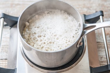 How to Cook Dried Black Beans in a Slow Cooker