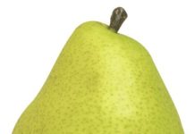 How to Remove Skin From Pears