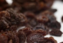 How to Plump Raisins in the Microwave