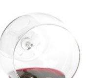 How to Remove Rose and Red Wine Stains