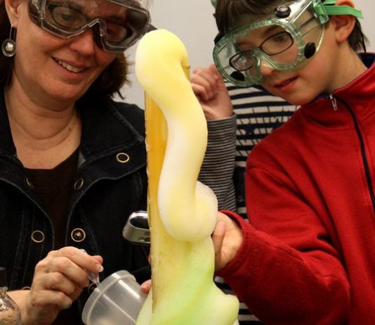 How to Make Elephant Toothpaste