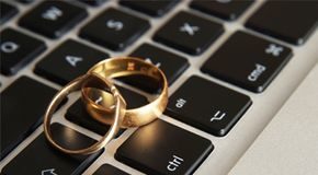 How has the Internet changed the wedding industry?